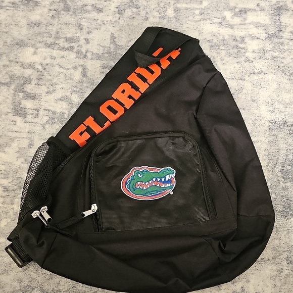 Florida Gators Black Sling Bag/ Backpack - Picture 1 of 7
